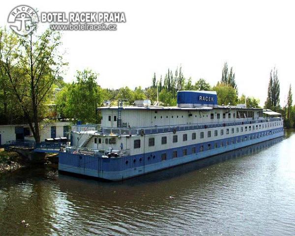 botel.jpg